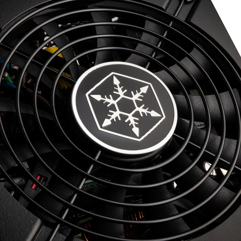 SilverStone SFX-seeria SX700-LPT - V1.1 - toiteplokk (sisemine) - ATX12V 2.4/ EPS12V / SFX-L - 80 PLUS Platinum - AC 120/230 V - 700 Watt - aktiivne PFC - must