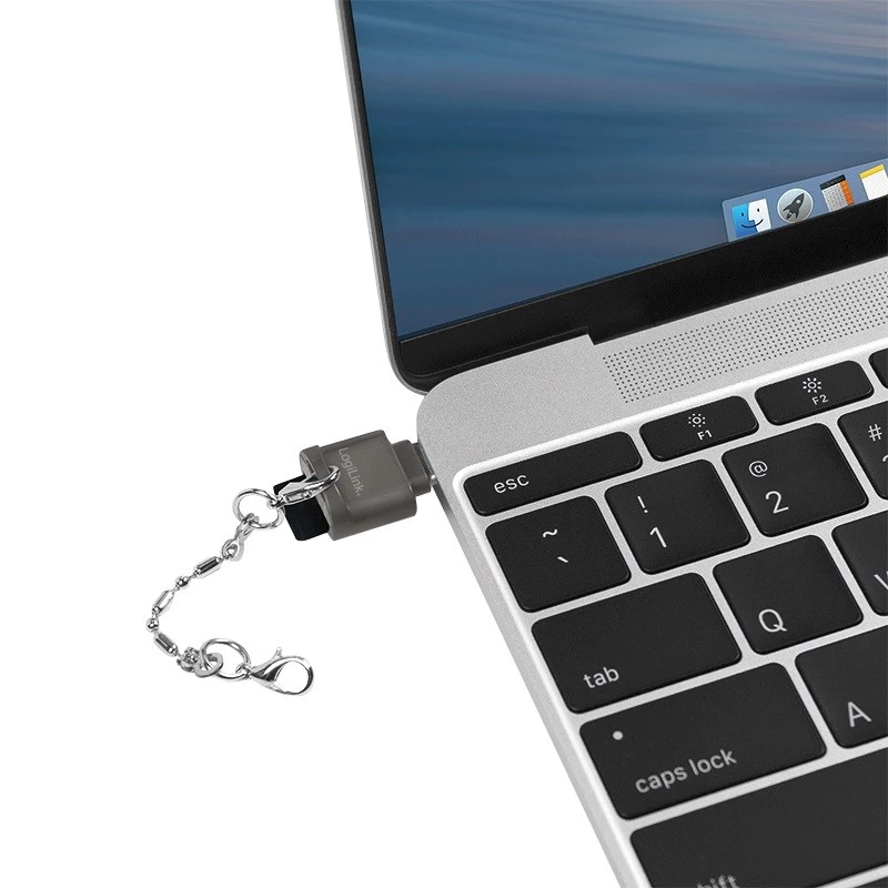 USB-C microSD-kaardilugeja võtmehoidjana