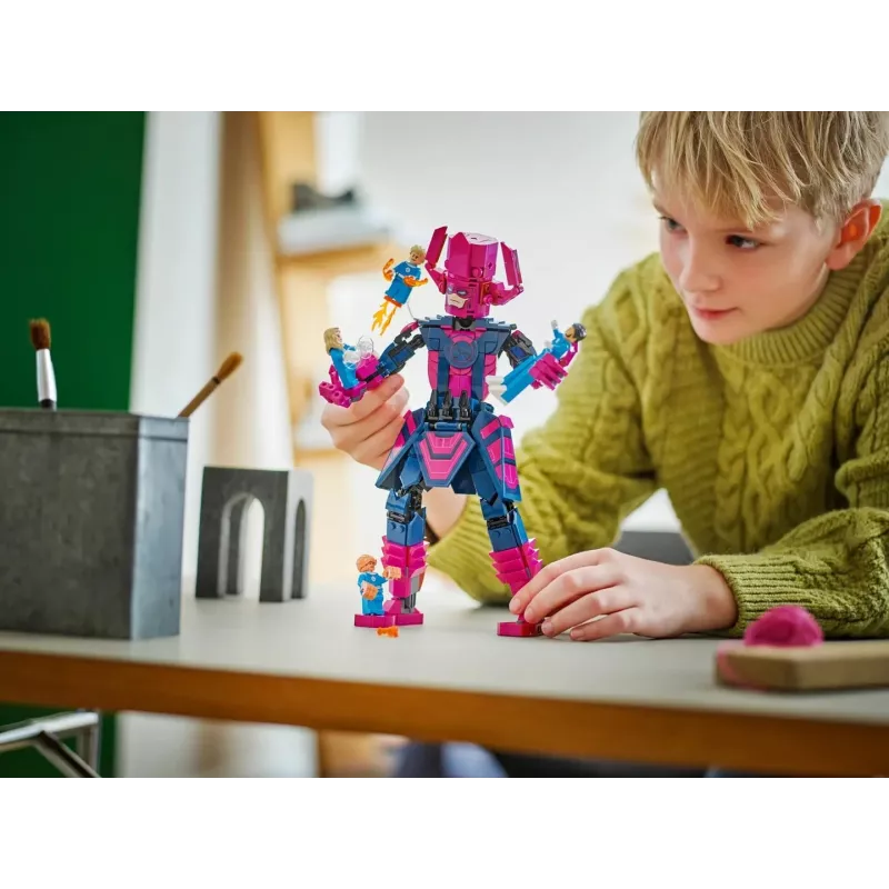 LEGO ehituskomplekt Marvel Super Heroes 76316 — Fantastiline Nelik: Galactuse minifiguuride komplekt, 427 osa, 4 minifiguuri, vanus 9+