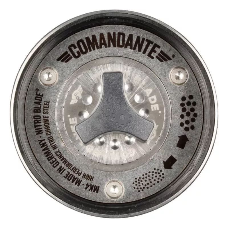 Käsikohviveski COMANDANTE C40 MK4 Nitro-Blade Racing roheline — reguleeritavad seadistused, 160 mm, 740 g