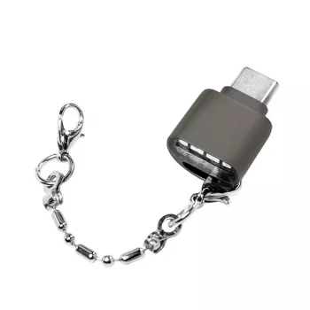 USB-C microSD-kaardilugeja võtmehoidjana