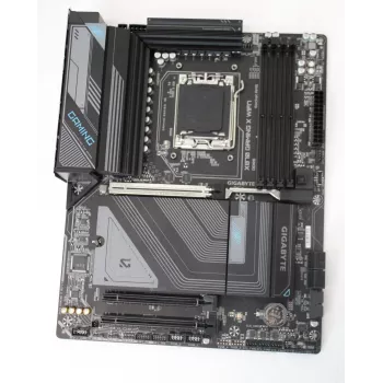 Emaplaat GIGABYTE X870 GAMING X WIFI7SO — taastatud, kasutatud, ilma karbita, ilma antennita