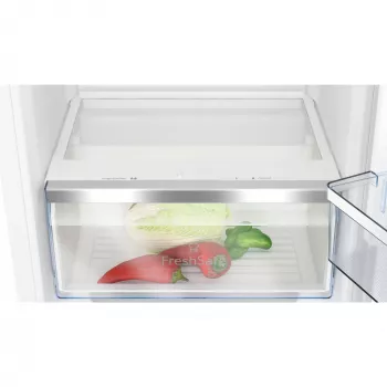 Sisseehitatud külmik NEFF KI1413DD1 — 204 L, energiaklass D, LED-valgustus, parempoolne hing, valge