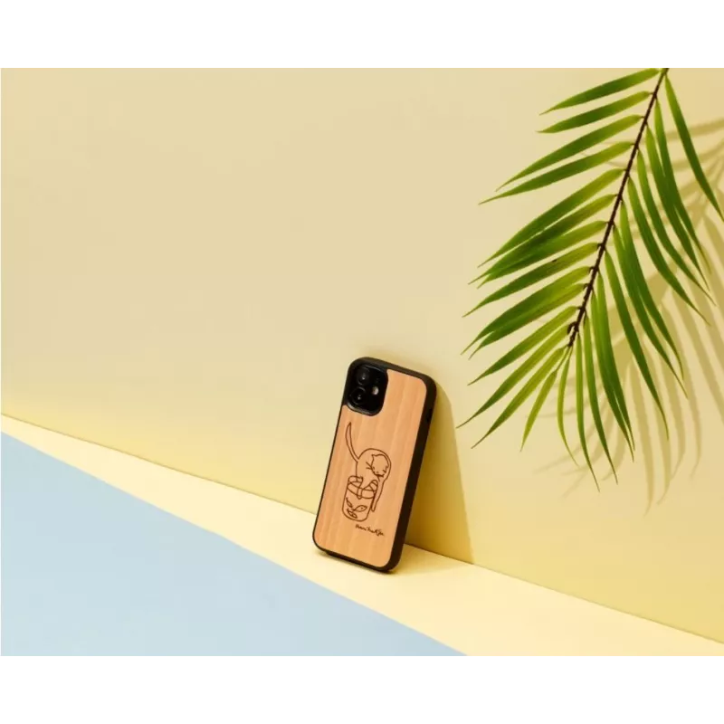 man and wood telefonikott iPhone 12 mini jaoks — trükitud kass punase kalaga