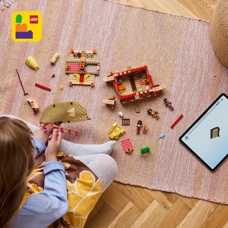 LEGO 43270 klotside ja osade komplekt — 529 elementi, 3 minifiguuri, 260×120×220 mm, 0,198 kg, hõbedane