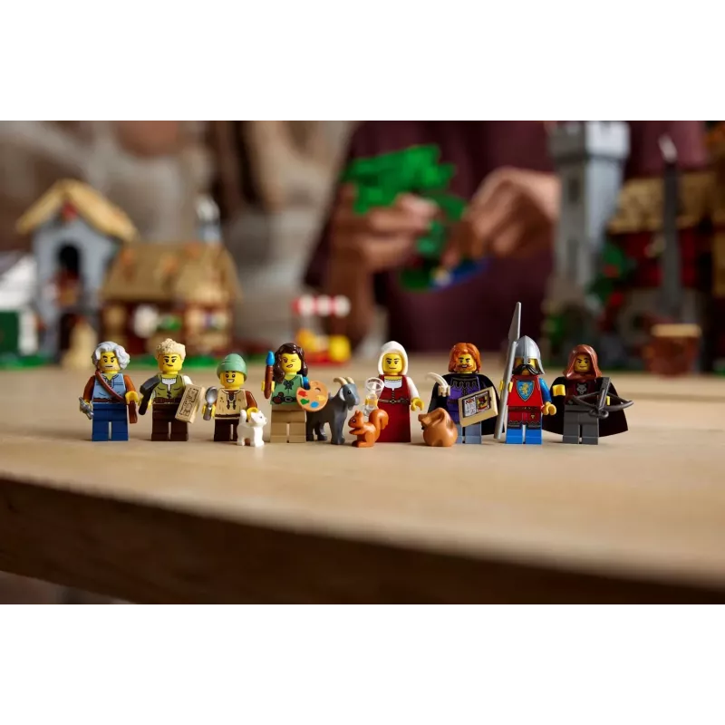 LEGO ICONS 10332 Medieval Town Square