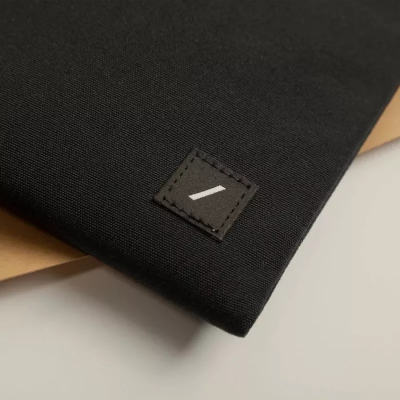 Ümbris Native Union W.F.A Sleeve MacBook 14-tollisele, ühevärviline