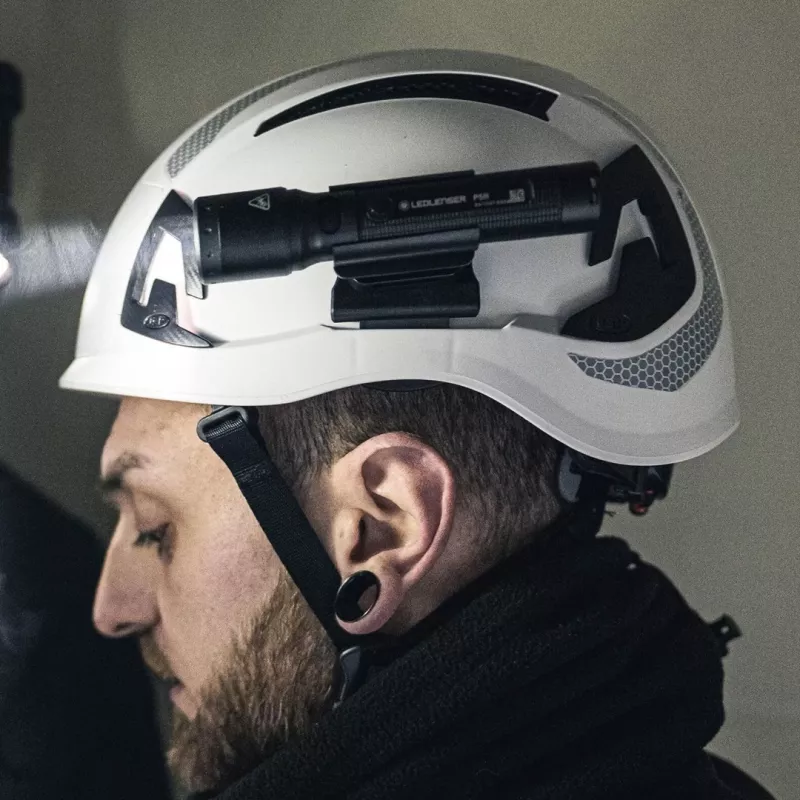 Käeshoitav taskulamp Ledlenser P5R — laetav LED-taskulamp, 750 lm, 280 m valgusvihk, IP68, alumiinium, 99 g