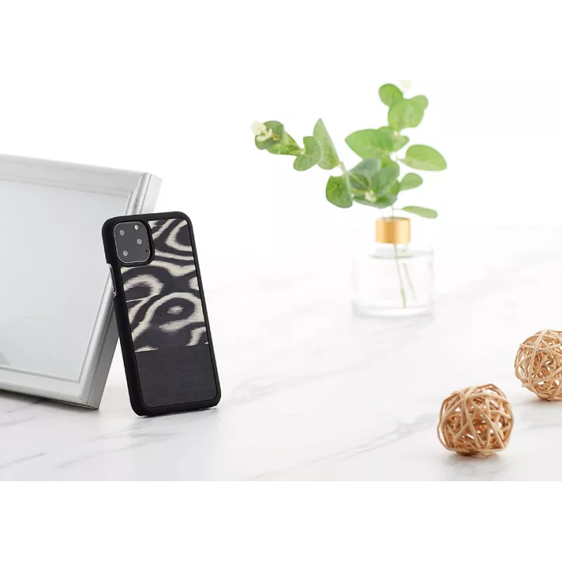 Nutitelefoni ümbris man and wood iPhone 11 Pro jaoks — leopardimustriga must kaitseümbris
