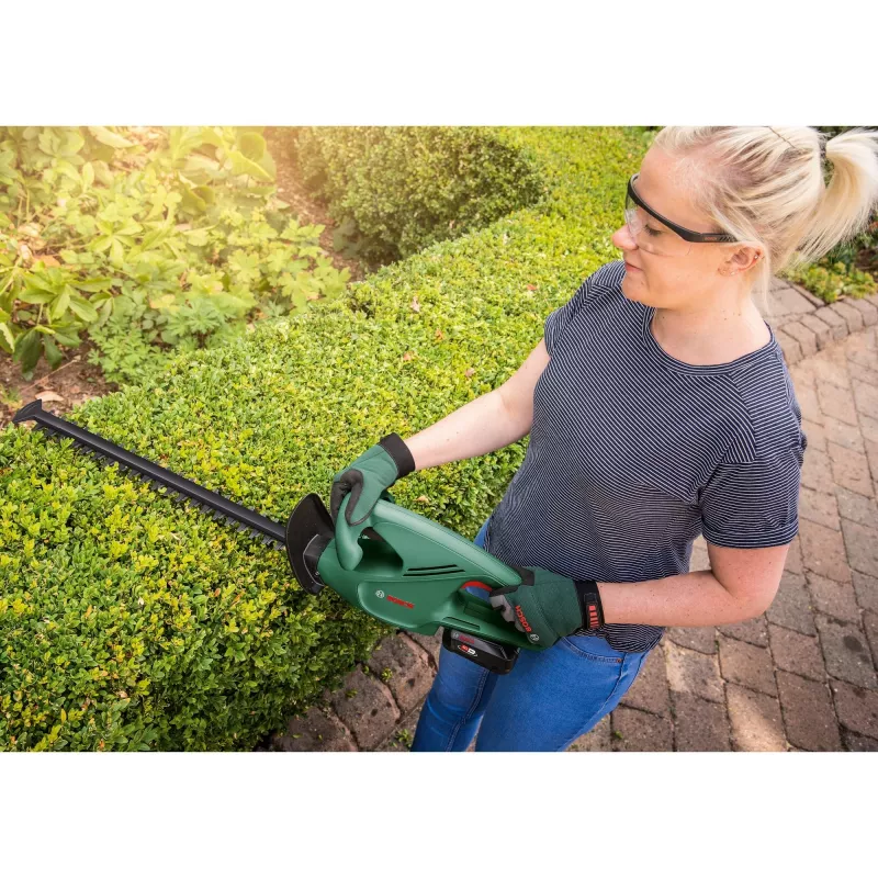 Elektriline hekilõikur Bosch EasyHedgeCut 18-45 — 45 cm topelttera, 18 V aku, 2.3 kg