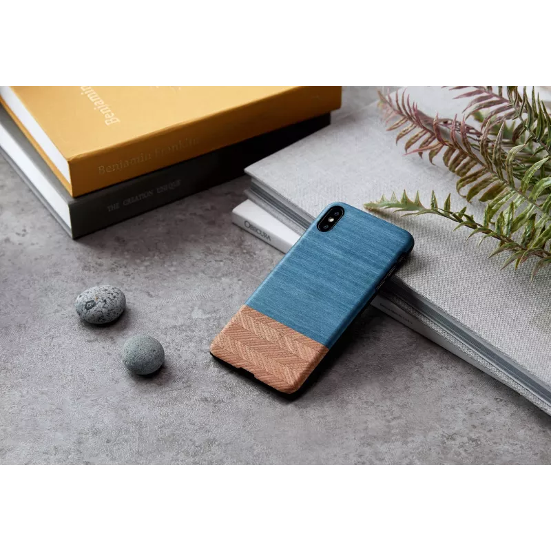 Nutitelefoni ümbris man and wood iPhone XS Maxile — teksamust