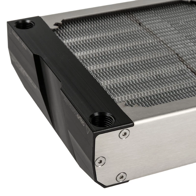 Radiaatoriplokk Aqua-Computer 33701 — alumiinium/vask/roostevaba teras, 160×140×40 mm, hõbedane