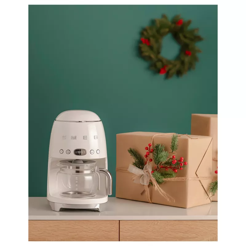 Smeg 50's Style DCF02CREU kohvimasin 1,25 liitrit kreemjas