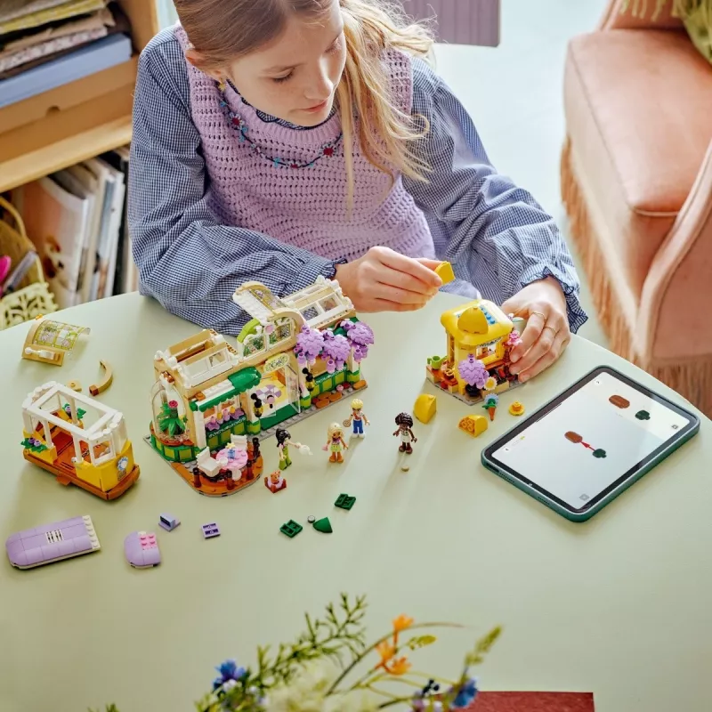 LEGO komplekt LEGO FRIENDS 42671 Taimede kohviku ja lillepoe mängukomplekt kohviku ja lillepoe funktsioonidega
