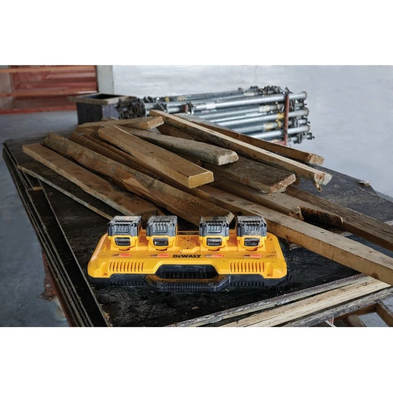 Akulaadija DeWALT DCB104-QW
