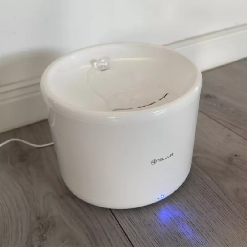Lemmiklooma veeautomaat Tellur TLL331471 2L Valge — 2-liitrine automaatne veekauss kassidele ja väikestele koertele