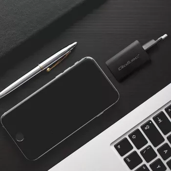 Qoltec 50766 mobiilseadme laadija sülearvutile, kaasaskantavale mängukonsoolile, powerbankile, nutitelefonile, nutikellale, tahvelarvutile, must, vahelduvvoolu kiirlaadimine, siseruumides