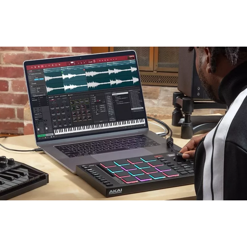 MIDI stuudiokontroller AKAI MPC Studio MK2 16 padjaga, LCD, RGB taustvalgustus, USB-MIDI, 305 mm laius