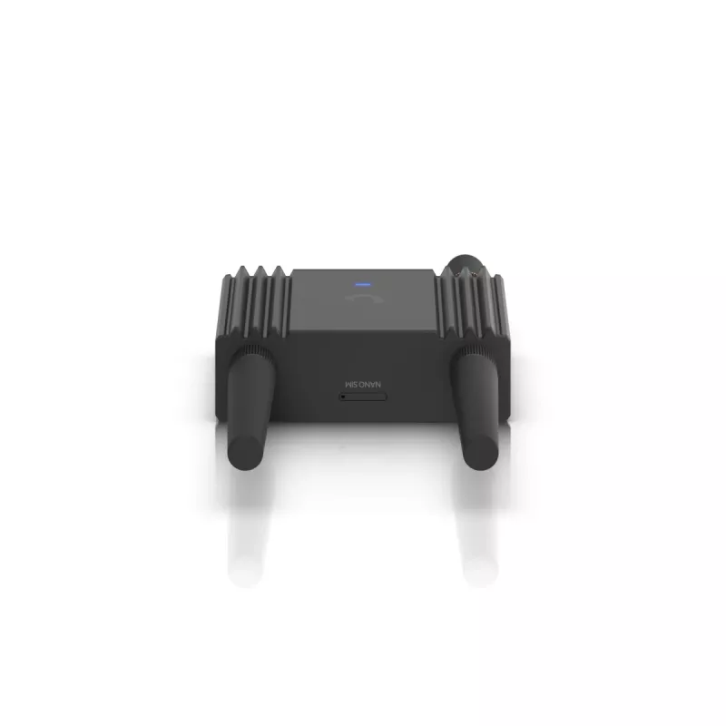 Mobiilsidevõrgu ruuter Ubiquiti UMR-Ultra — 4G LTE, NanoSIM, 2,4 GHz Wi‑Fi (802.11g), 2x RJ‑45, 3 välist SMA antenni, 5–30 V DC