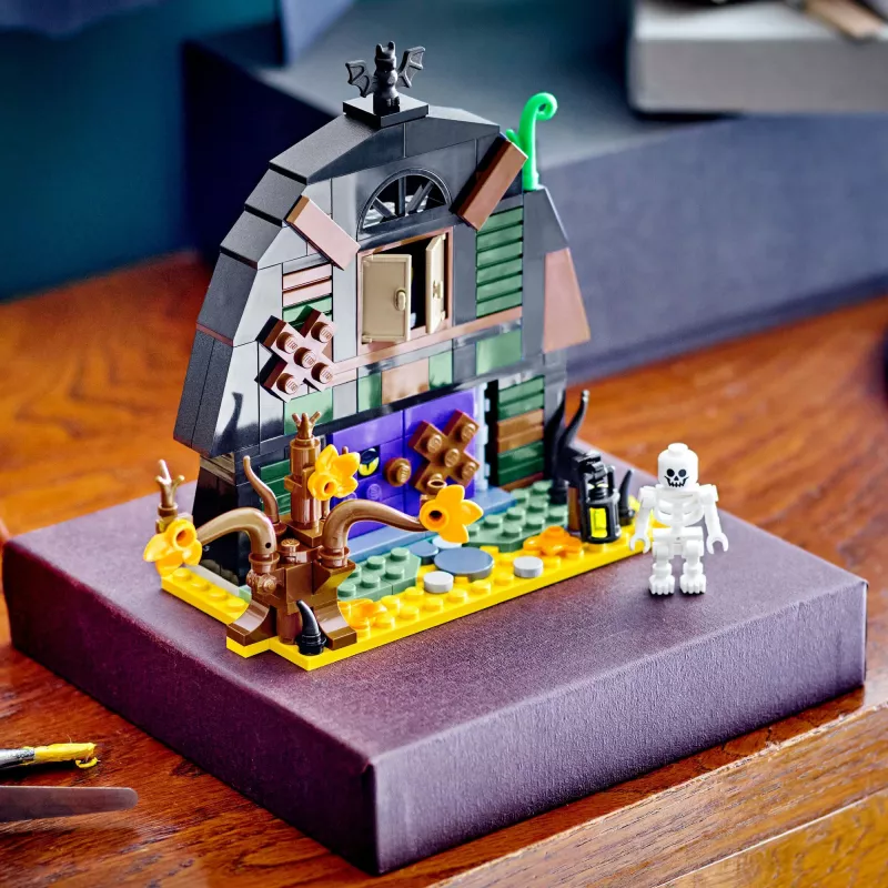Ehitusmänguasi LEGO Iconic Halloween Barn 40721 komplekt, 205 tükki, 1 minifiguur, 140×170×60 mm