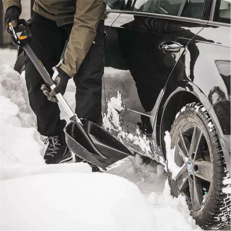 Fiskars Auto lumelabidas teleskoopvarrega X-SERIES