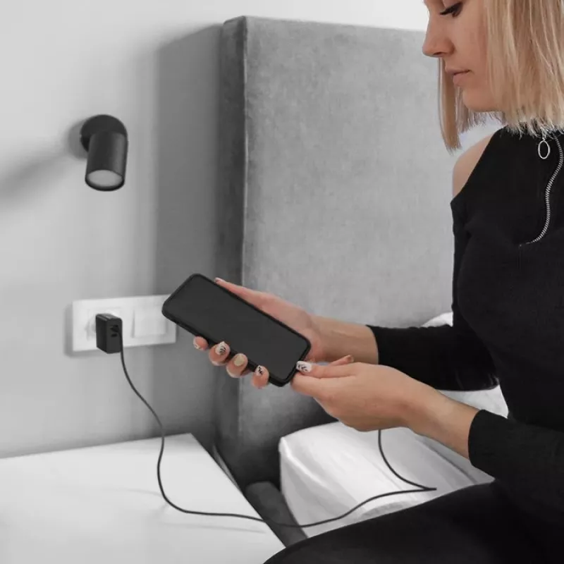 Qoltec 52381 Super Quick PD laadija | 1xUSB-C | 1xUSB | 90W | 5-20V | 2.4-4.35A | Must