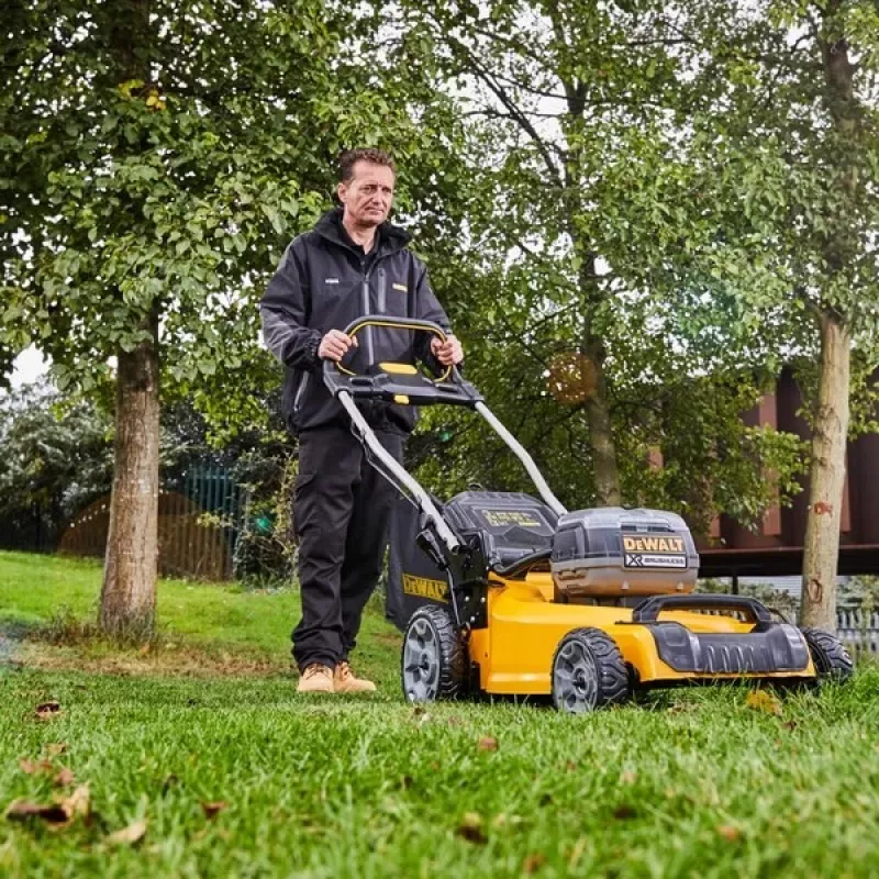 Käsikäiguga muruniiduk DeWALT DCMW564P2-QW