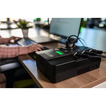 Katkematu toiteallikas Green Cell UPS06, line-interaktiivne 600 VA (360 W), 6 vahelduvvoolupesa, LCD, USB, RJ-45, 12 V 7 Ah aku