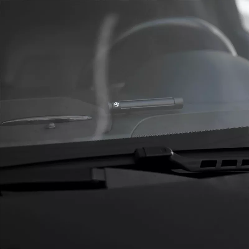 Ajutine auto parkimiskaart Tellur TLL171251 — metallikmust, kuvab kahte telefoninumbrit