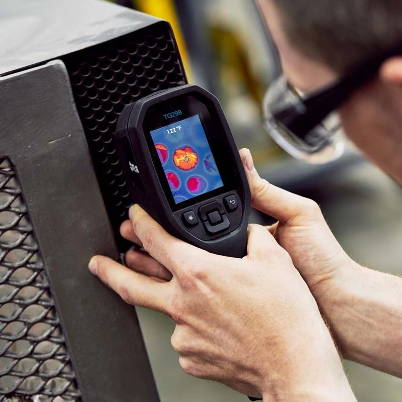 Termokaamera FLIR TG298 käeshoitav -25 kuni +1080 °C, 320×240 LCD, 2,4-tolline ekraan, IP54, USB-C, 8 GB