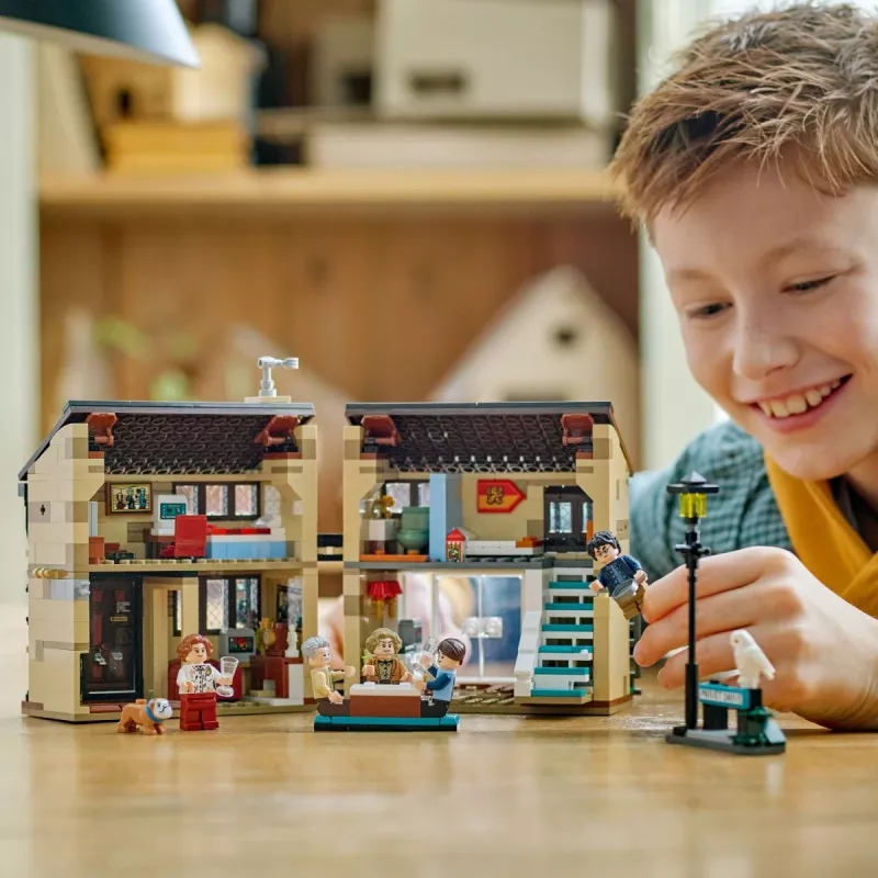 LEGO HARRY POTTER 76451 Privet Drive: Tädi Marge'i külastus