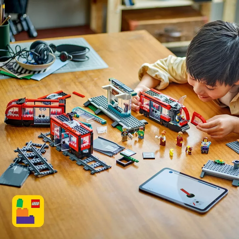 LEGO City linna trammi- ja jaama rollimängu ehituskomplekt lastele mängutrammiga, kingitus poistele ja tüdrukutele alates 7. eluaastast, kes armastavad sõidukeid