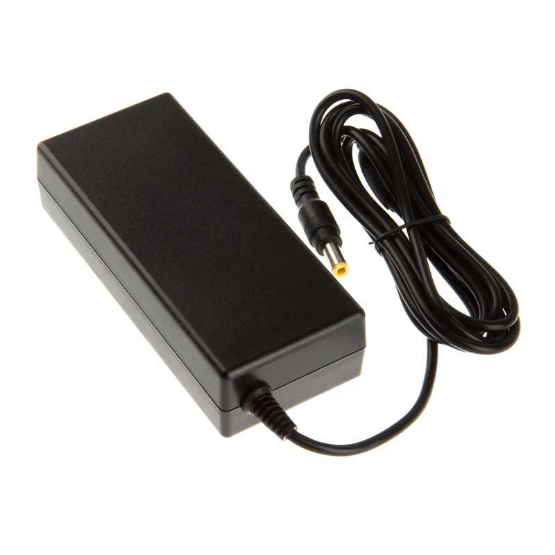 Toiteadapter Akasa 65W NUC ja mini-ITX