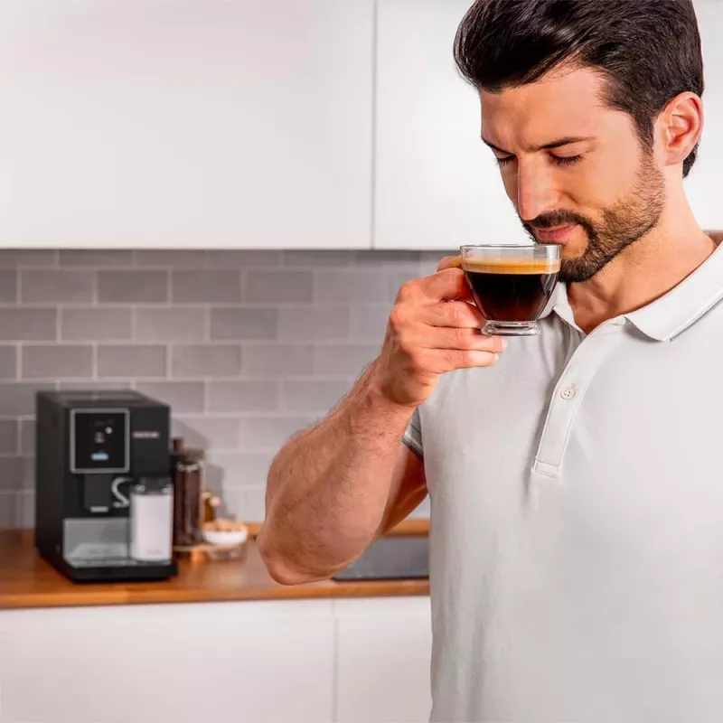 Espressomasin CECOTEC Cremmaet Compactccino Connected 1460W Must