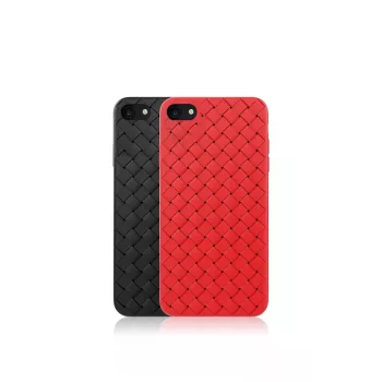 Devia pehme ümbris iPhone SE2-le punases toonis põimitud mustriga