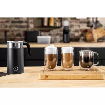 Zwilling Enfinigy piimavahustaja – must