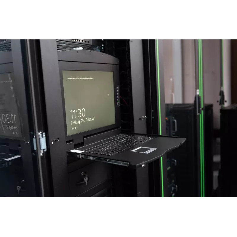 DIGITUS DS-72211-3US 19-tolline 16-pordiline LCD KVM riiulikonsool