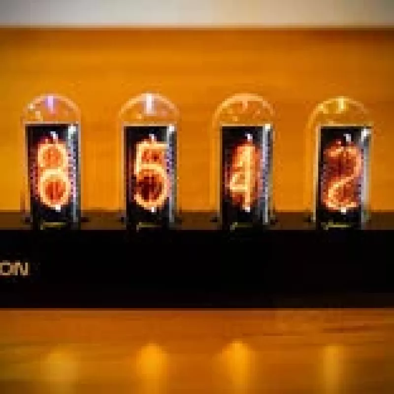 Lauakell Lamptron DC601 IPS must — digitaalne lauakell IPS-ekraaniga