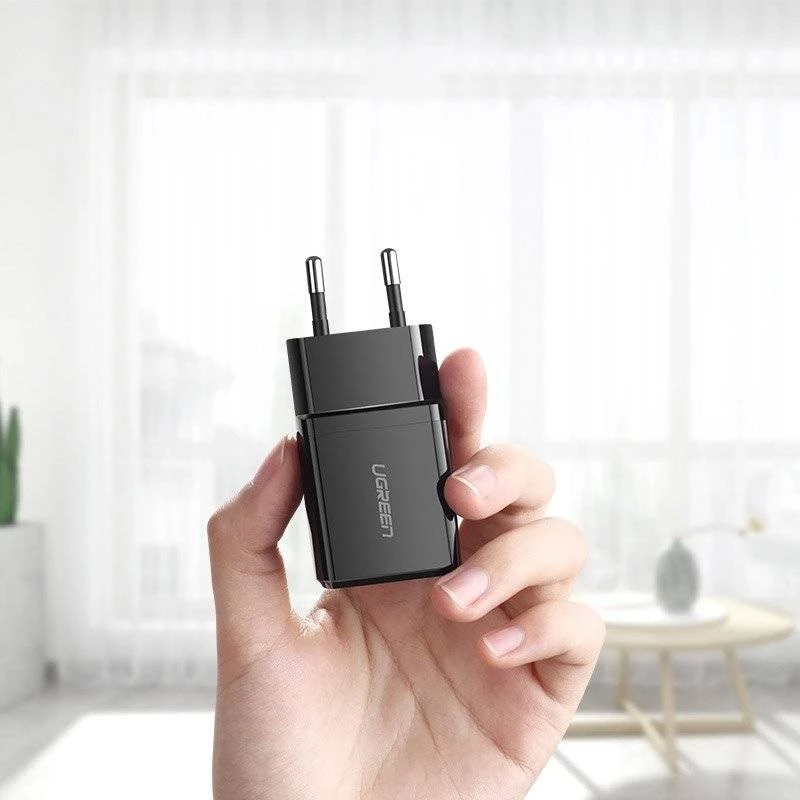 Ugreen 2.1A USB toiteadapter (must)