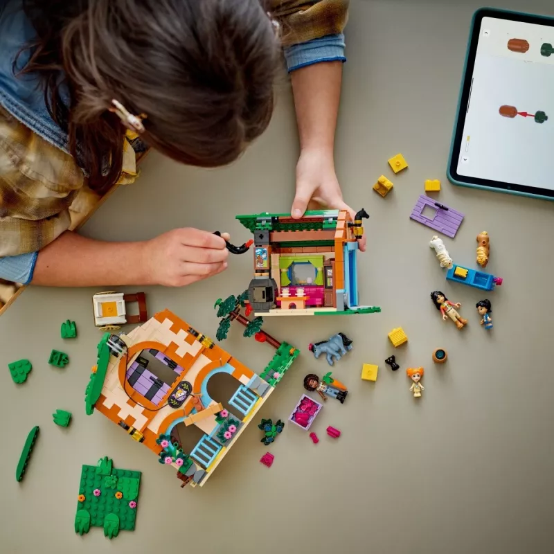 Ehitusmänguasi LEGO Friends muusikapoe ja korteri komplekt 42653 – modulaarne mängukomplekt vanusele (LEGO kaubamärk)