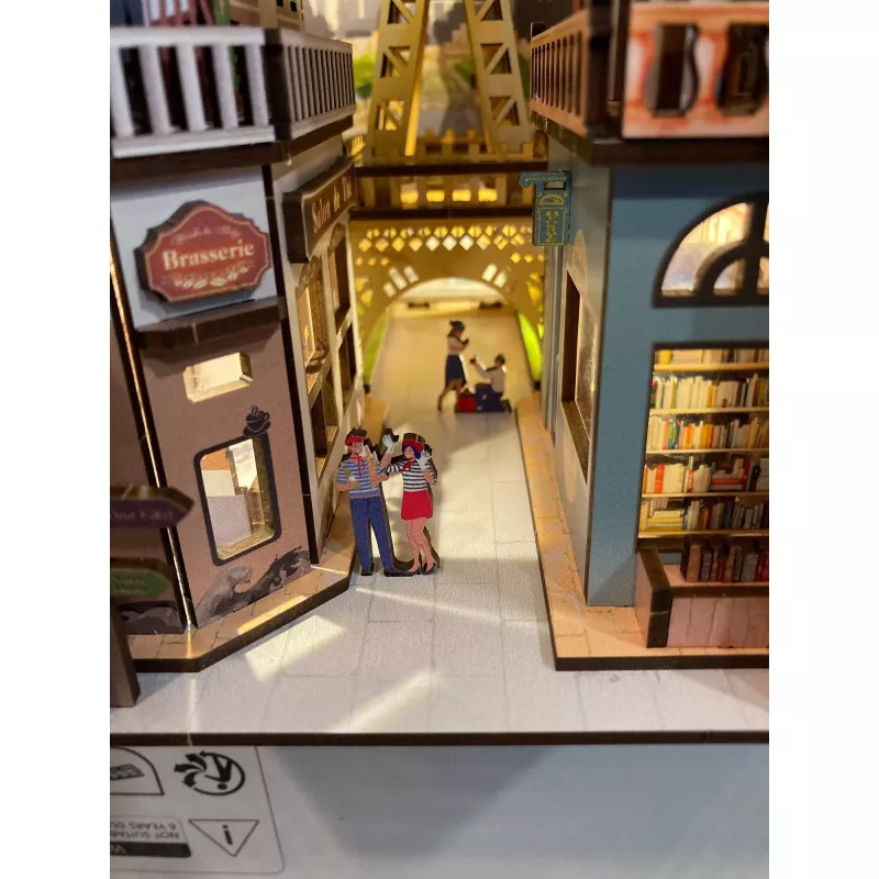 Meisterdamiskomplekt REVELL Tiny Adventures “Paris” — miniatuurne pabermudeli komplekt, loominguline hobi