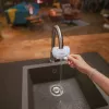 Kraaniveefilter BRITA ON TAP V CU CE2 (1052067) — 4-astmeline, 600 l mahutavus, 3 režiimi, 5 adapterit, valge