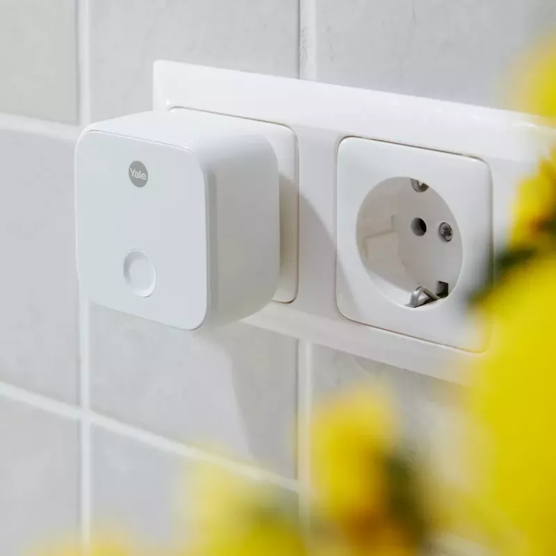 Wi‑Fi sild Yale ConnectX 05/402100/WH, 2,4 GHz 802.11n, Bluetooth 5.0, Wi‑Fi ulatus 20 m, toetab kuni 4 osalejat