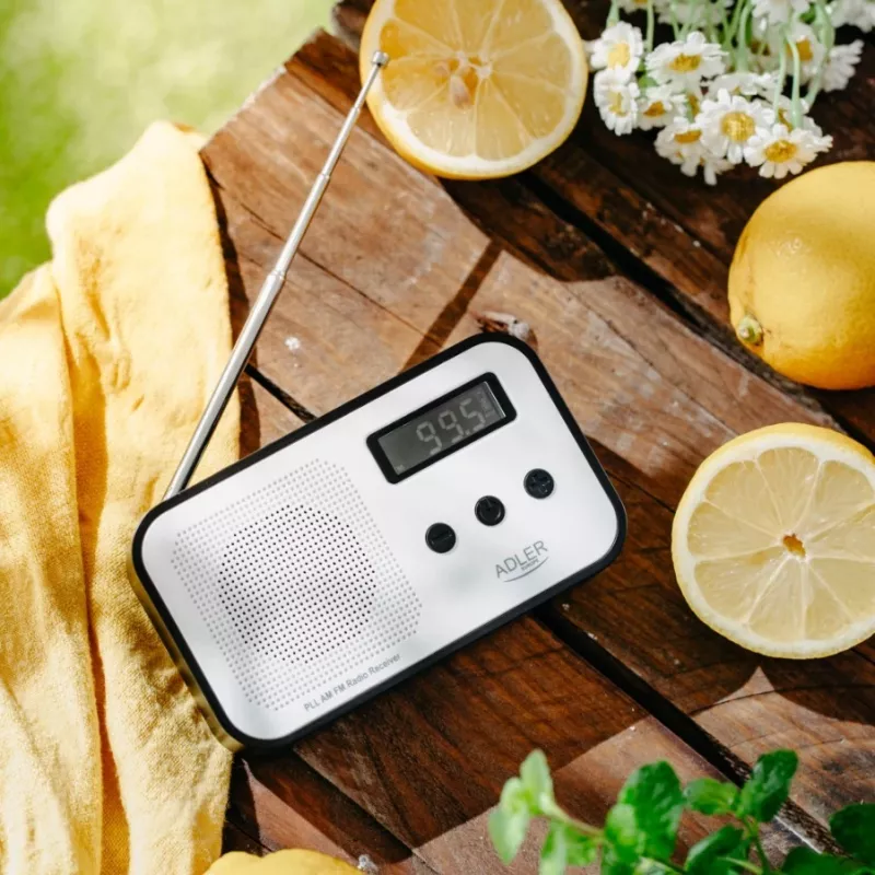 Portable digital radio Adler AD 1907 — AM/FM, digital tuner, alarm, USB-C, 600 mAh battery, LCD, 20 presets, telescopic antenna