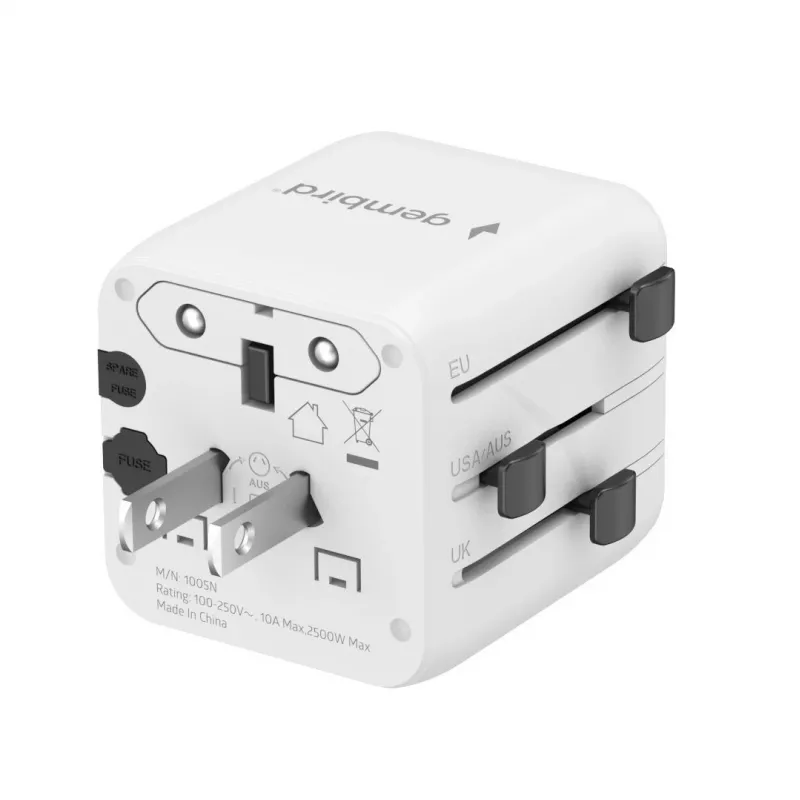 Universaalne reisiadapter GEMBIRD TPA-INT-01-W — sisend 100–250 V, G-tüüpi pistik, kompaktsed mõõtmed 84×56×85 mm