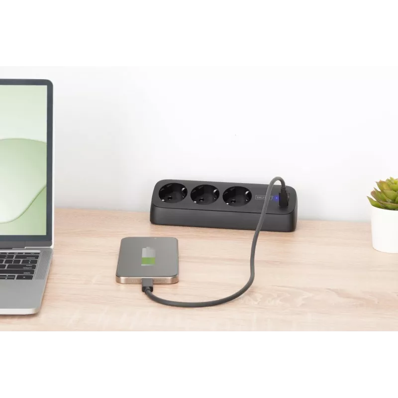 Pistikupesa DIGITUS 3-suunaline 2×USB-A ja 1×USB-C, 3 vahelduvvoolu pistikupesa tüüp E/F, 1,5 m kaabel, must