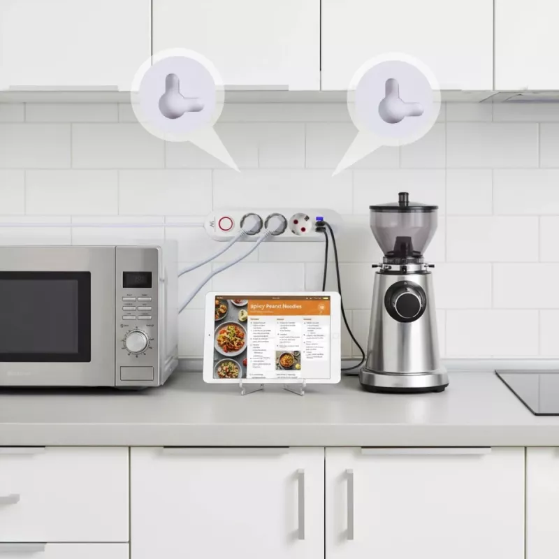 Pikendusjuhe MACLEAN MCE394W — 3 pistikupesa, 3×USB 2,1 A, 110–240 V AC, 2500 W, 1,5 m kaabel, valge
