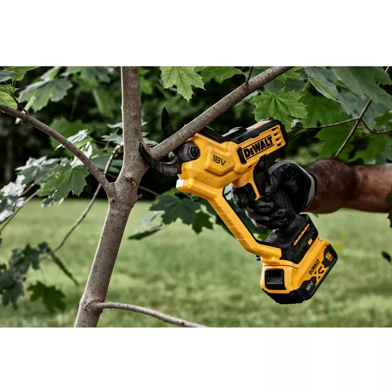 Oksakäärid DeWALT DCMPP568N-XJ akuga oksakäärid, max lõikeläbimõõt 3,8 cm, LED-tuli, 1,34 kg