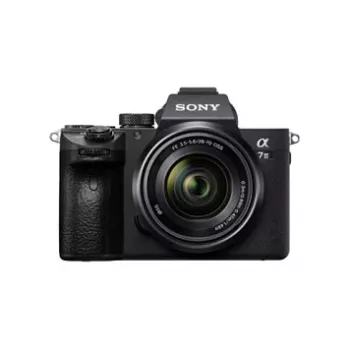 Sony α 7 III + 28-70mm MILC 24,2 MP CMOS 6000 x 4000 pikslit Must