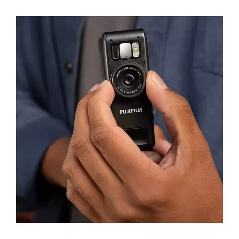 Kohene prindikaamera Fujifilm Instax mini evo Cinema — 1/5-tolline CMOS 2560×1920, pilt 62×46 mm, sisseehitatud välk, must